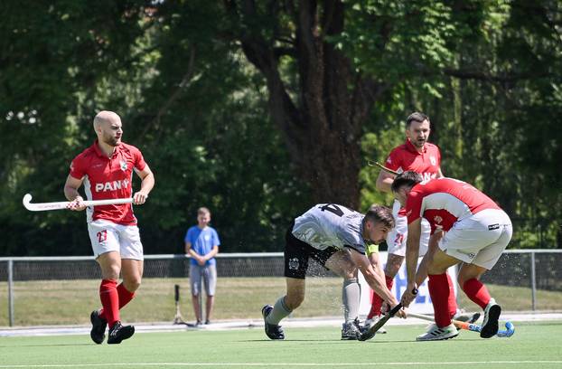 Zagreb: Hokej na travi, HAHK Mladost protiv HK Concordia 1906