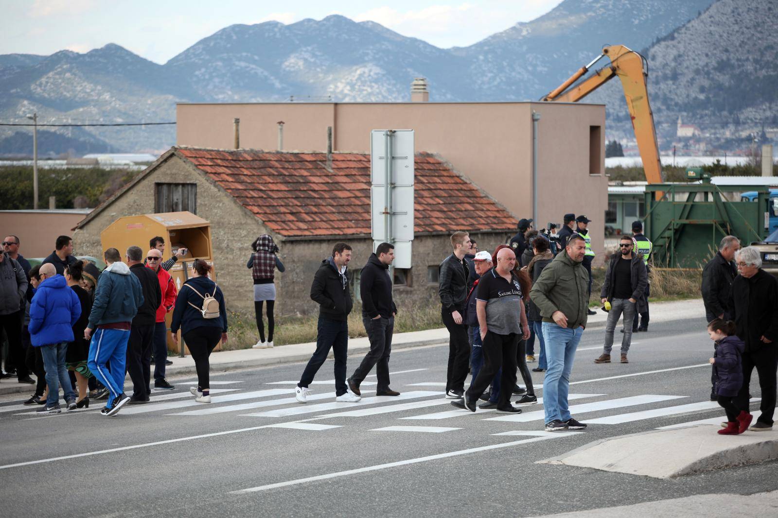 Stanovnici Opuzena prosvjedom "Sinovi i kÄeri Neretve" traÅ¾e bolje zdravstvo