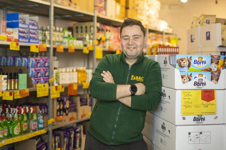 Branko (25): 'Radim u trgovini. Kolege me obožavaju, a i kupci'