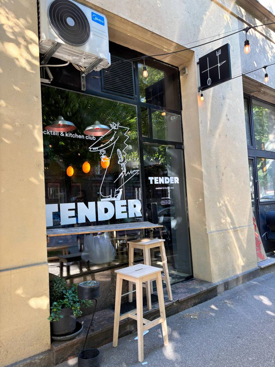 Posjetili smo novo IT koktel mjesto u Zagrebu! Tu radi TV zvijezda. Nudi se i 'pornstar'...