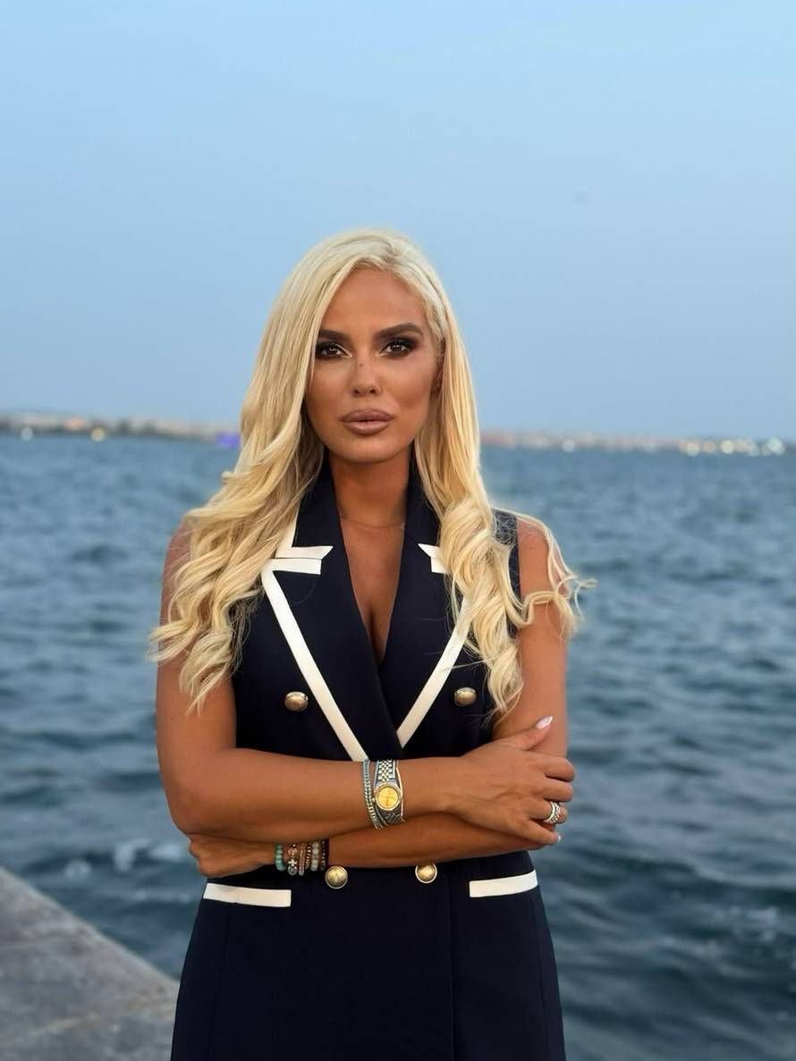 Srbija gori, a Dačićeva miljenica piše po internetu:  'Što ste, bre, vi? Komandanti? Zaigrali ste se'