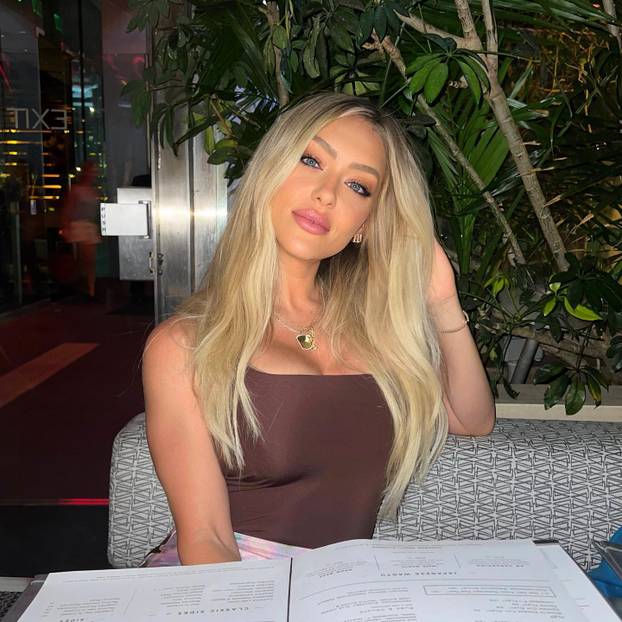 FOTO Da, imam dijete i poziram polugola. Pa neću valjda skrivati svoje isklesano tijelo?