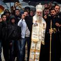 Tisuće vjernika na ispraćaju mitropolita Amfilohija u Crnoj Gori: Mnogi ne nose maske