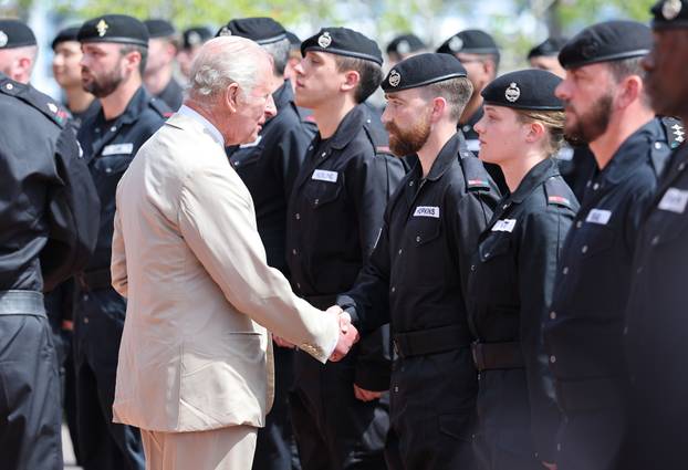 Kralj Charles III. vozio tenk tijekom Dana obitelji Kraljevske tenkovske pukovnije