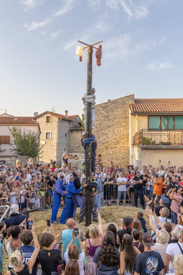 Zabavni program na tradicionalnoj Fešti od puži
