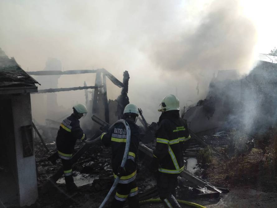 Dvije kuće izgorjele do temelja: Umirovljenici ostali bez svega