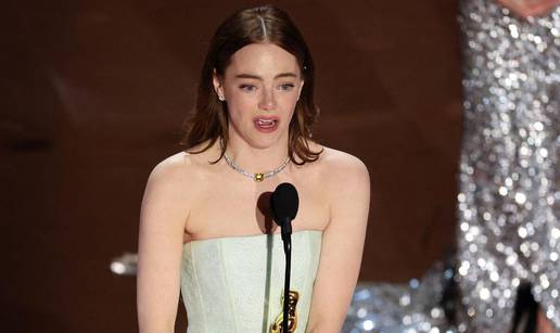 Emma Stone zaplakala tijekom govora na Oscarima i obratila se kćeri: Moja djevojčice, hvala!