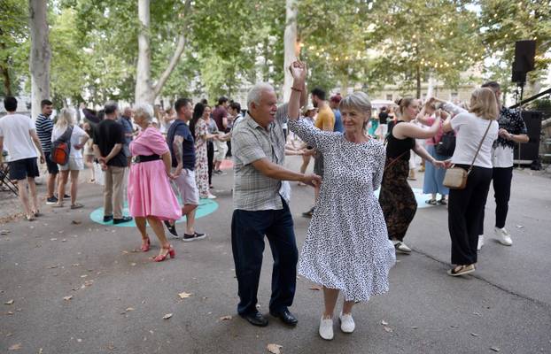 Zagreb: Plesnjak na Zrinjevcu