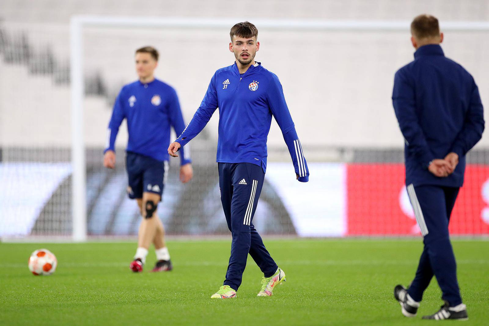 Dinamo u Londonu odradio večernji trening