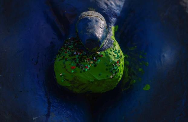 Zagreb: Na Uskrs osvanuli pofarbani testisi Bacača diska 