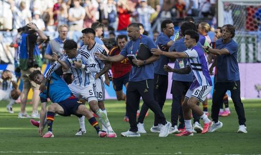 Iznena&dstrok;enje? Fifa je Argentini ubla&zcaron;ila kazne za divljanje na finalu SP-a. Slijedi i nova &zcaron;alba