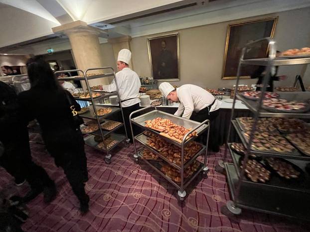 FOTO Što se jede u stožerima: Kod Milanovića malo toga, kod Primorca našli utjehu u lososu