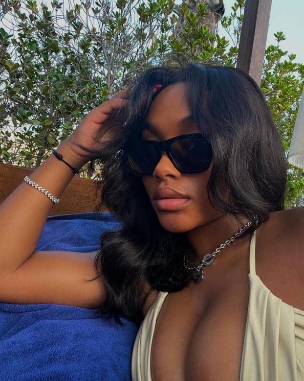 FOTO Arsenalovac osvojio njeno srce prije Premiershipa. Kupio i prsten koji vrijedi bogatstvo