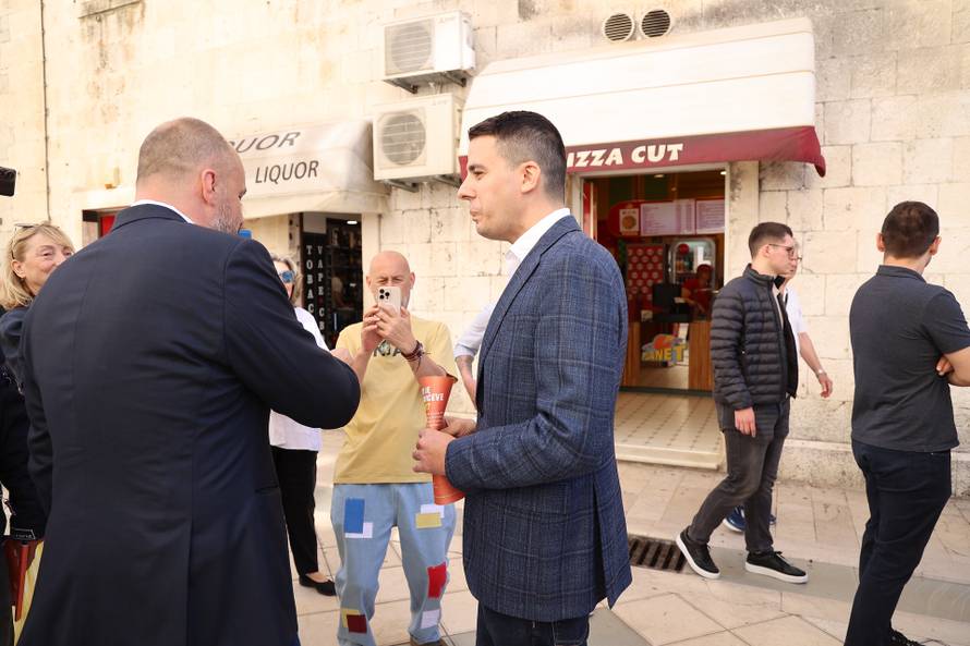Split: Konferencija za medije povodom zajedničke kampanje SDP-a i Možemo! "Plenkovićeva inflacija"