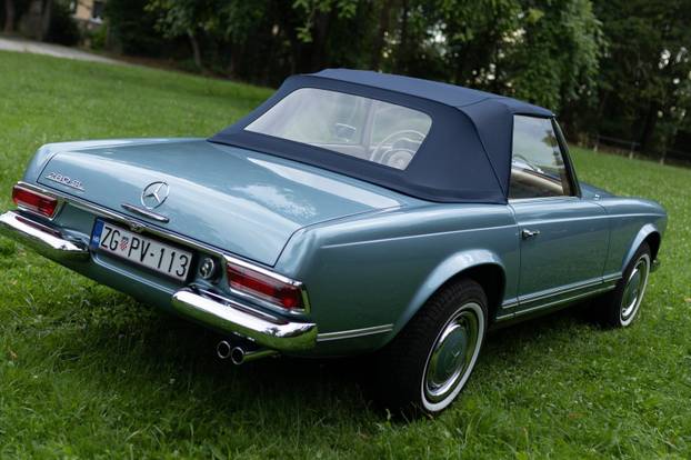 FOTO Automobil iz 1968. privlači pažnju po Zagrebu! Prodaje se za 235.000 €. Daju ga i za stan