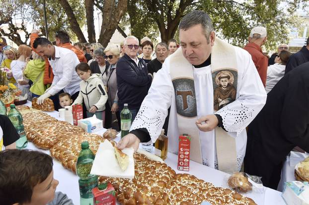 Vodice: Uskršnji doručak sa najvećom karitulom u Hrvatskoj