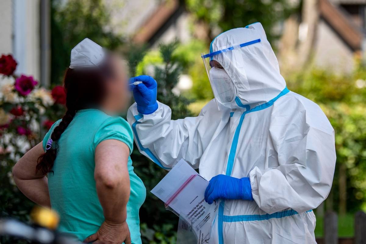 Korona virus u klaonici: Oko 7000 ljudi u karanteni, ogradili ih žicom, čuva ih vojna policija
