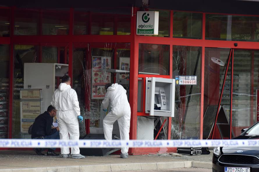 Bankomati na udaru pljačkaša: Dvije eksplozije u Zadru i Istri