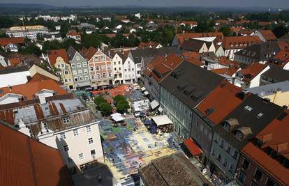 Kopija Kandinskyjeve slike vidi se iz svemira