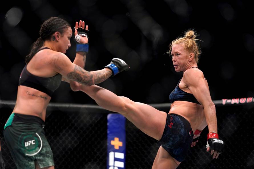 Kakav povratak! Conor za 40 sekundi nokautirao 'kauboja'!