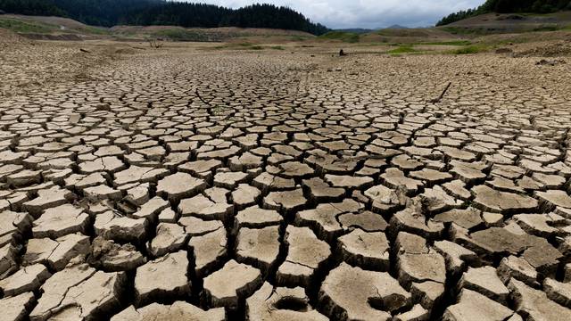 Zbog remonta i održavanja hidroenergetskog sustava Vinodol ispražnjeno je Lokvarsko jezero