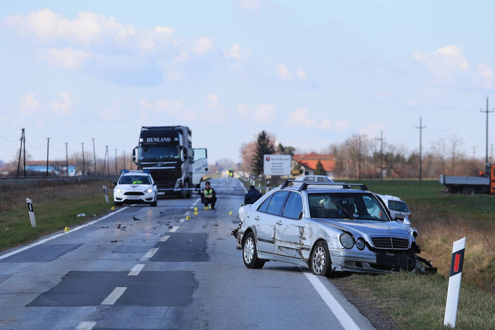 Sudar automobila kod mjesta Samatovci