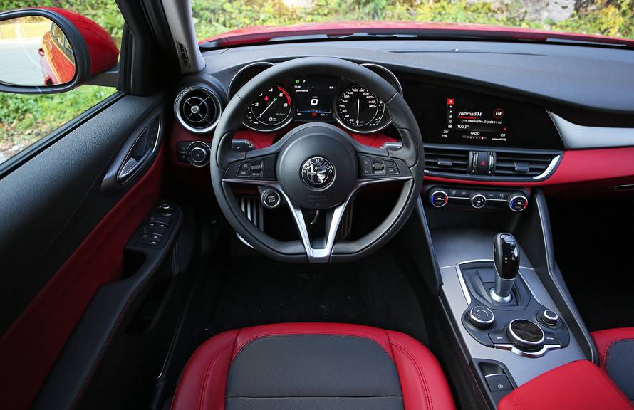 Giulia vas prvo očara izgledom, a zatim vas oduševi u vožnji