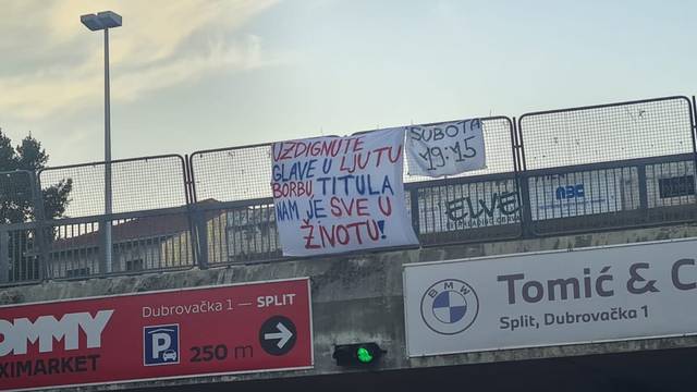 Osvanuli transparenti u Splitu prije utakmice s Lokomotivom: U ljutu borbu, titula nam je sve!