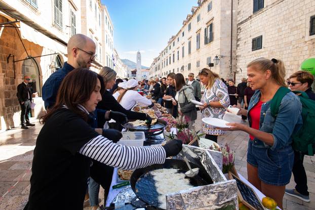 Dubrovnik: Tradicionalna Dubrovačka trpeza na Stradunu 