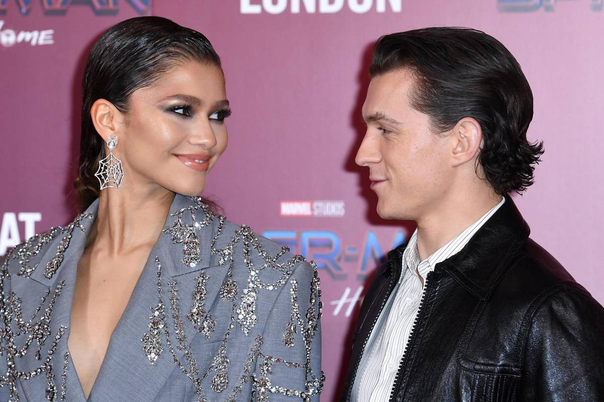 Spider-Man i Zendaya zajedno otputovali u posjet njegovima, a glumica upoznala svekrvu