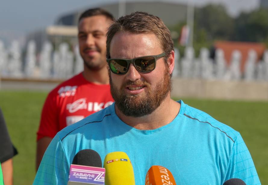 Zagreb: Konferencija za novinare s bacaÄima kugle povodom HanÅ¾ekoviÄevog memorijala