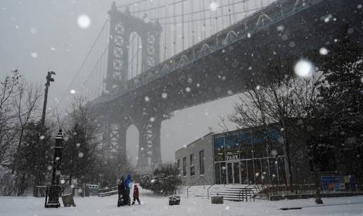 FOTO Najmanje sedam mrtvih u SAD-u:  'Uhvatila nas je arkti&ccaron;ka klopka, ovo je iznimno opasno'
