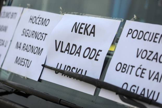 Zagreb: Prosvjedna voÅ¾nja autobusima od Velesajma do Ministarstva mora, prometa i infrastrukture