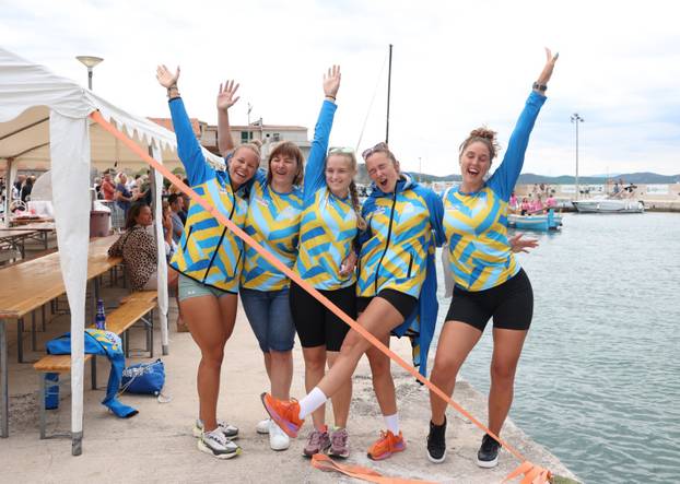 FOTO Ženska regata u Betini oduševila mještane i turiste