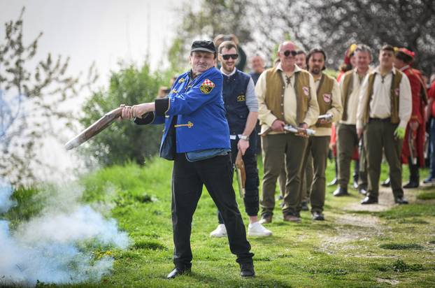 Stoljećima stara tradicija pucanja iz kubura na Uskrsni ponedjeljak u Velikom Taboru