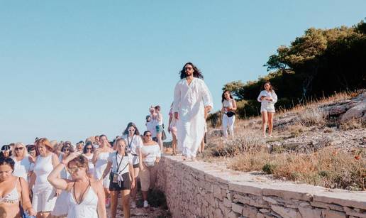 Svijet bruji o skandalu! Na Obonjanu Leto okupio 'kult'