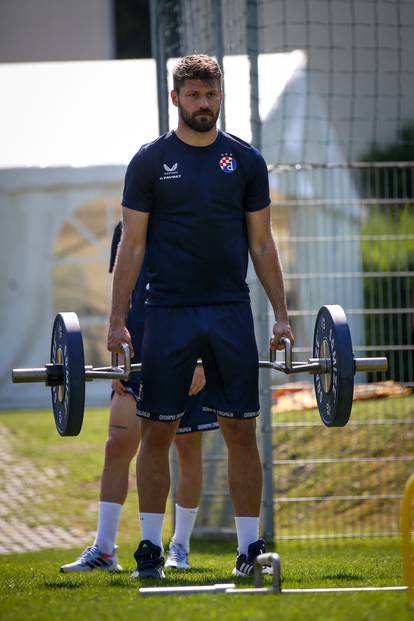 FOTO Dinamovce dočekao pakao u Austriji: Petković dizao utege, Ademi radio sklekove na 30°C