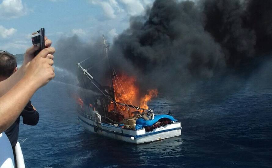 Požar progutao ribarski brod: Kriv je kvar na instalacijama