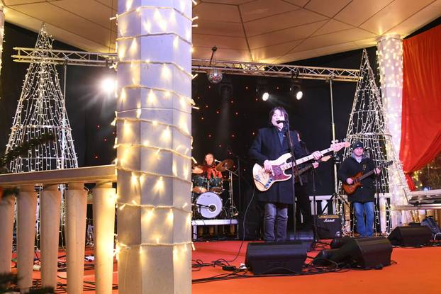 Bjelovar: Vlado Klember nastupio na dočeku Nove Godine