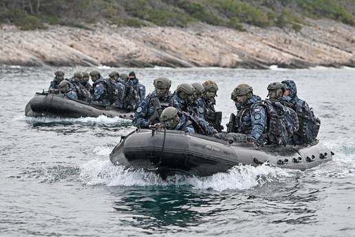 FOTO Novi hrvatski marinci primili su svoje beretke: Pro&scaron;li intenzivnu integracijsku obuku