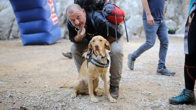 Maratonac: S planinarima je Šon prehodao cijeli Velebit...