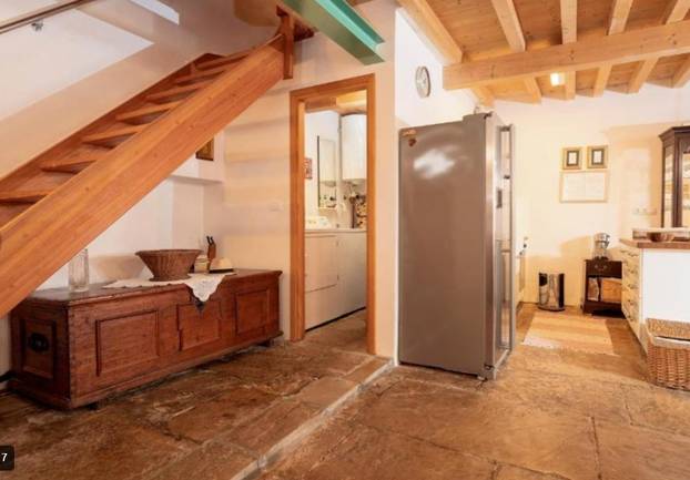 FOTO Rijetka prilika! Kamena kuća u srcu Starog Grada Hvara interijerom oduzima dah