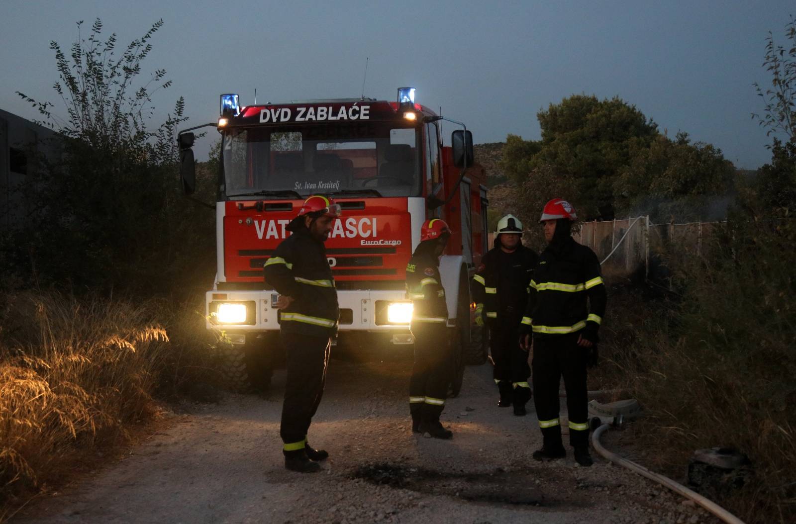 Izbio požar na prostoru bivše vojarne Bribirskih knezova u Šibeniku