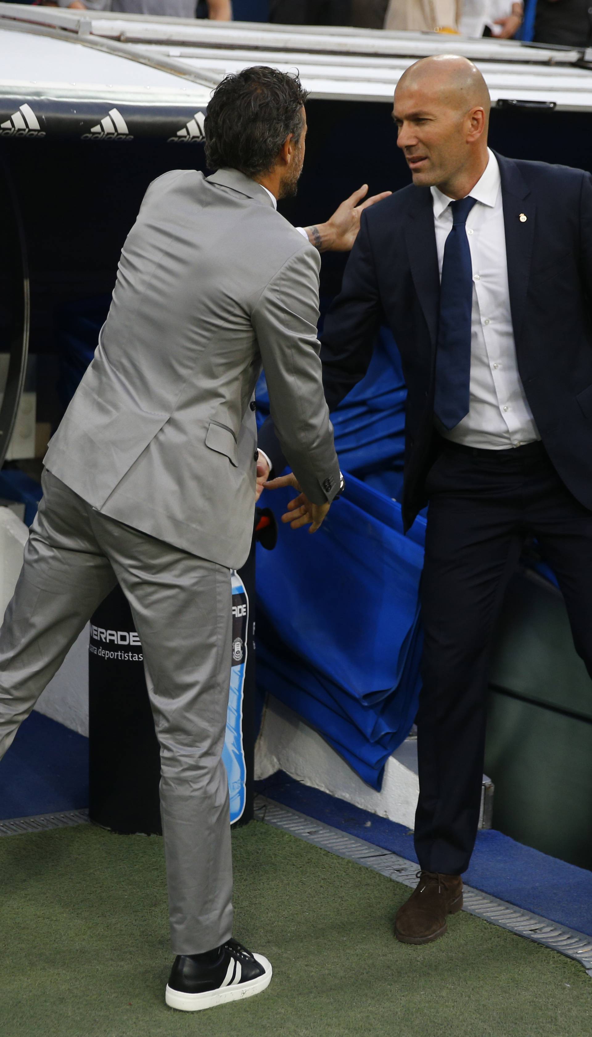 Barcelona coach Luis Enrique and Real Madrid coach Zinedine Zidane before the match