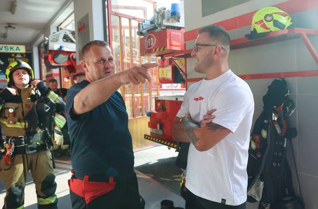 Stipe Miočić prvi se put u životu spustio niz šipku u vatrogasnoj postrojbi Zagreb