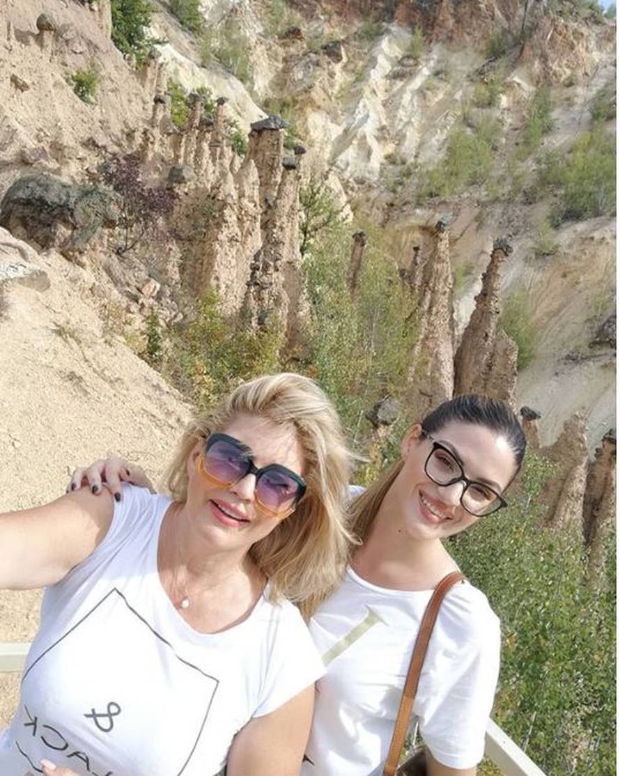 Mančić: 'Hakirali su mi telefon, ne otvarajte poruke od mene...'