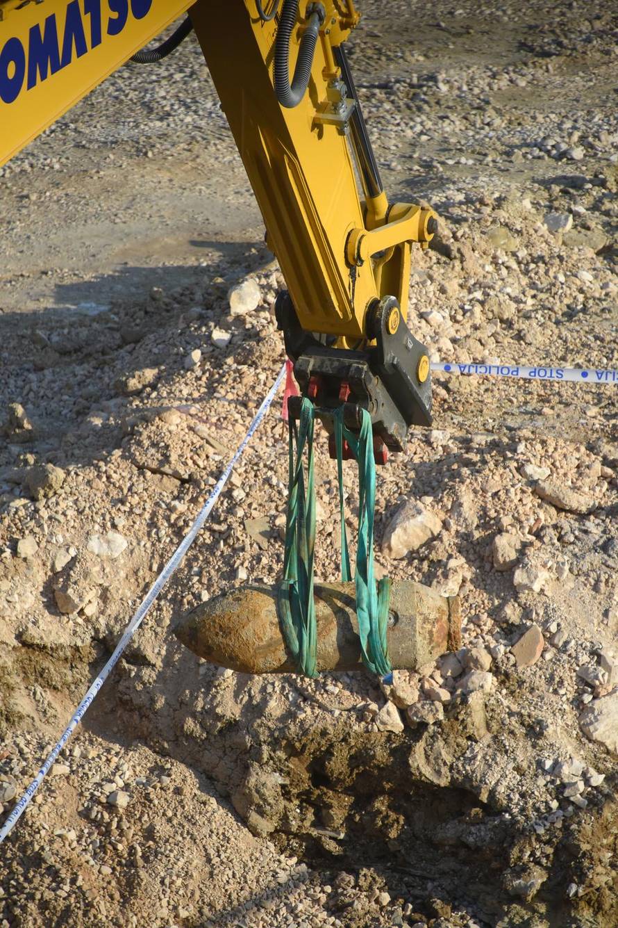 Pula: Iz samog centra Pazina uklonjena zaostala bomba iz Drugog svjetskog rata