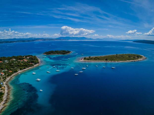 Fotografije iz zraka uvale Krknjaši na Drveniku Velom