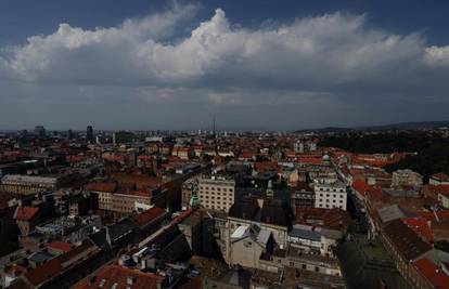 Nad jednim dijelom Zagreba oblaci, na Trgu još 'prži' sunce