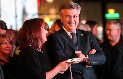 Zemlja koju vode klaunovi mora nalikovati jedino na - kirvaj!